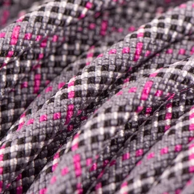 Szara lina Tartan Fuchsia Grey z różowym akcentem, przykład koloru
