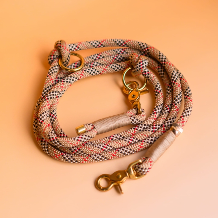 Smycz przepinana Tartan Beige z beżowymi owijkami i złotymi okuciami