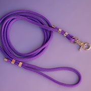 Rączka i złote okucia fioletowej smyczy linowej Acid Purple