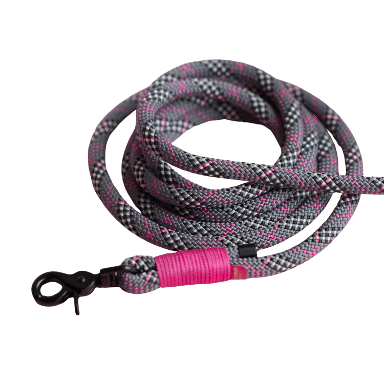 Detal liny Tartan Fuchsia Grey z różową owijką i czarnym karabińczykiem