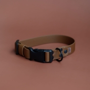 Brązowa obroża Bueno DOG z czarną klamrą i okuciami