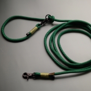 Regulowana rączka i czarne okucia smyczy Hunter Green